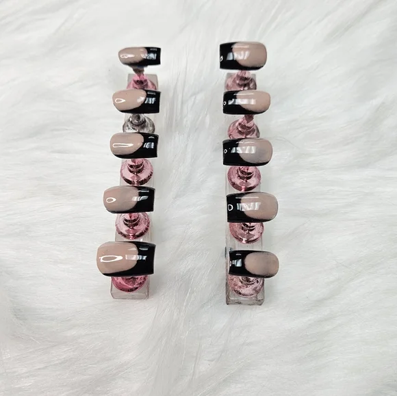 Acrylic press on nails - Picture 3 of 7